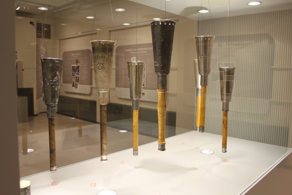 2012_Soihtu_saapuu Urheilumuseon näyttely Soihtu saapuu! – Helsingin olympiakisojen 1952 soihdut ja soihtuviesti 2012